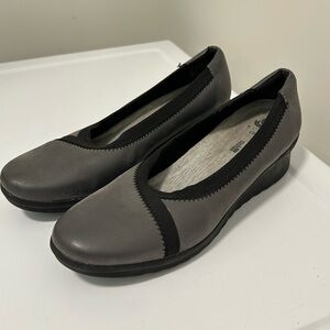 Clark’s Cloudsteppers Wedge Pumps Gray Black Size 9